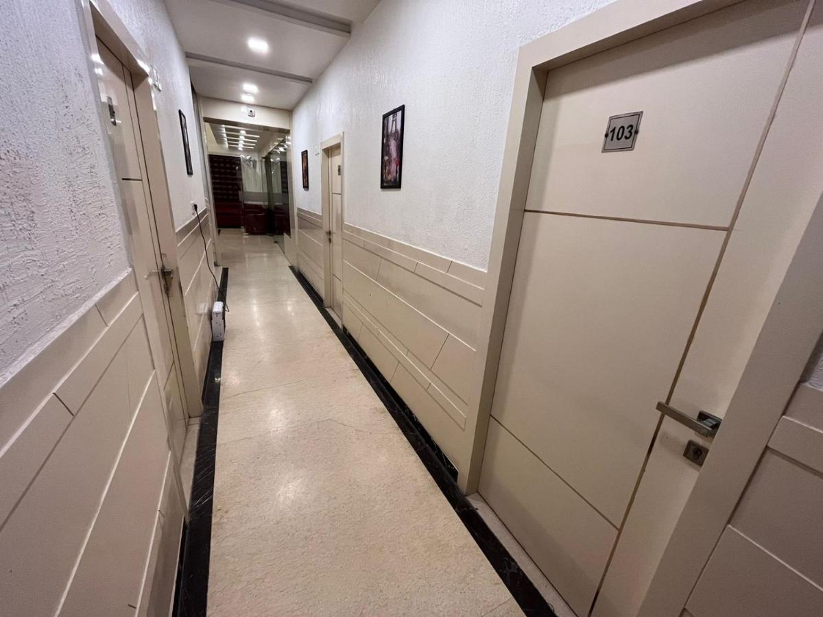 Hotel Sahib'S Red Carpet - Family & Corporate Hotel Chain Agra  Exterior foto
